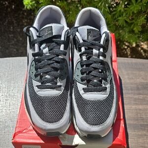 Nike Air Max 90 Essential Black and Gray Sneakers